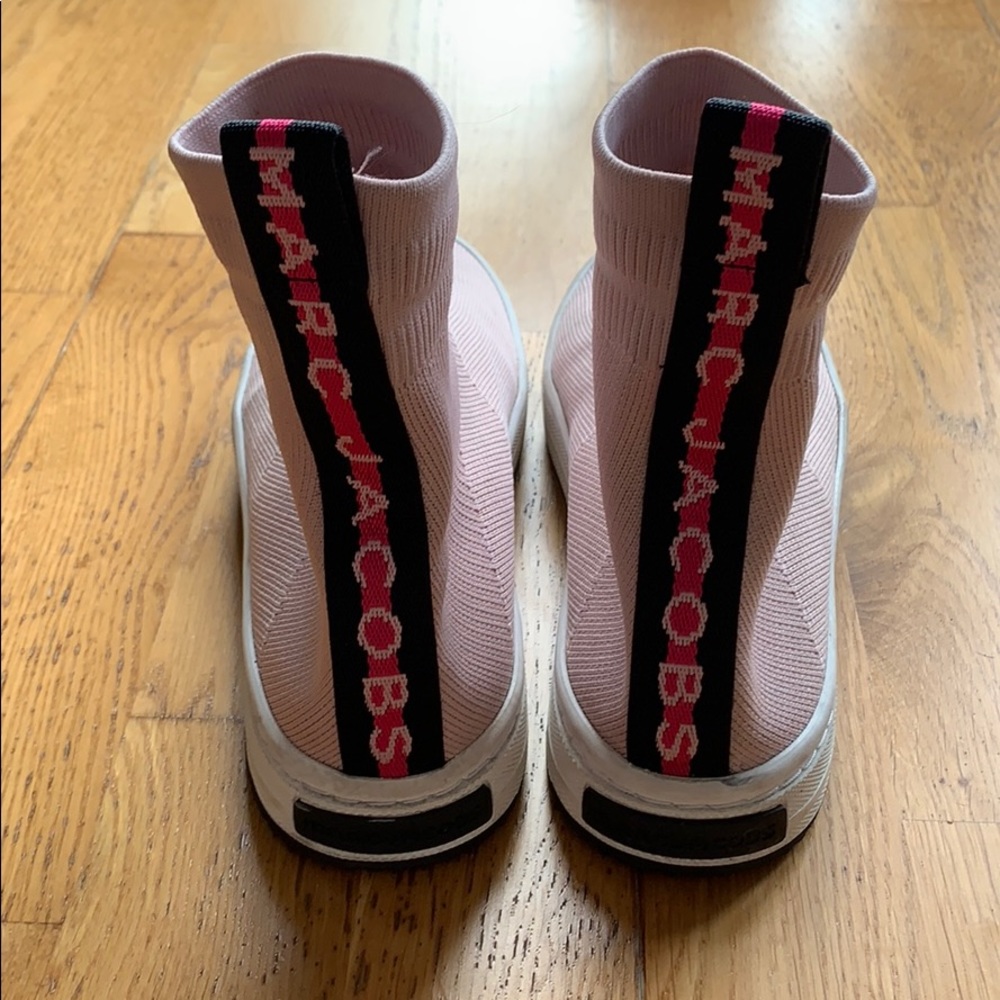 Marc Jacobs Knitted hi-tip sneaker in pink.